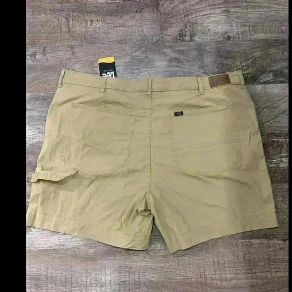 NWT Women’s Plus Size Lee Dungarees Shorts‎ Size 22 - Picture 2 of 2